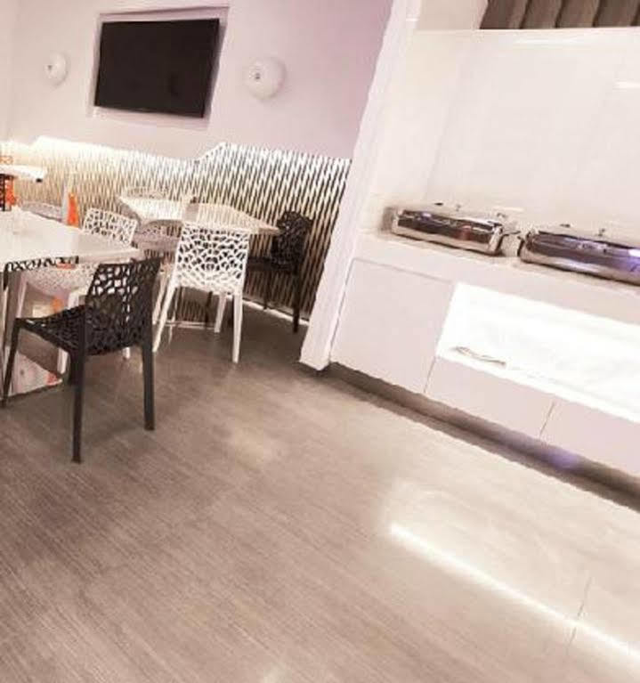 Royal Hotel Group- Central Park Branch Kaohsiung Eksteriør bilde